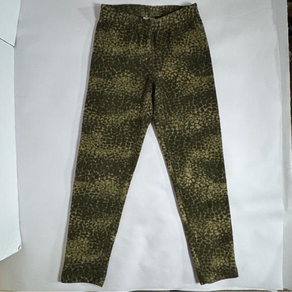 Burton fleece base layer set in a green camouflage/leopard print. Youth Small. - Picture 3 of 8